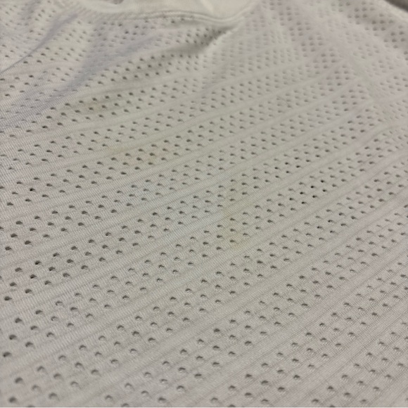 Lululemon Breeze By Shirt Women's White Long Sleeve Breathable Run Top Gym - Picture 7 of 9